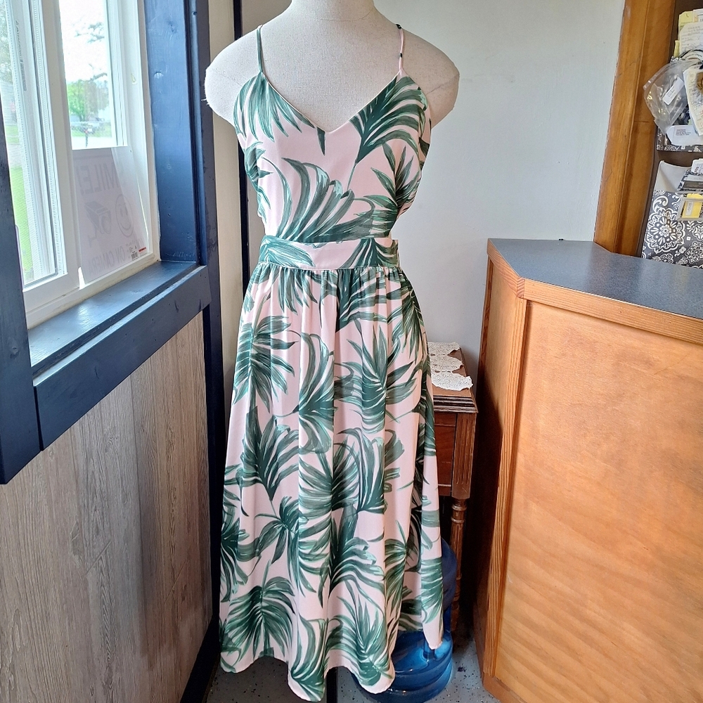 Sam & Lavi Tropical Print Dress, Size Medium, RN#114586